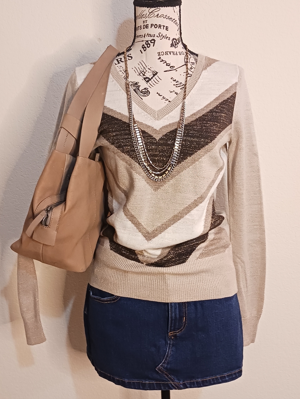 New York & Company Beige and Brown V-Neck Chevron Sweater - Picture 2 of 7